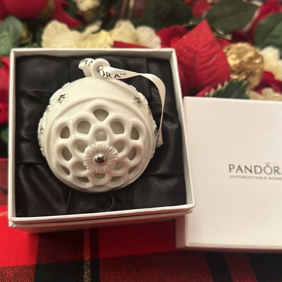 Pandora 2011 Christmas Ornament with white stamped Pandora hanging ribbon. - Picture 3 of 6